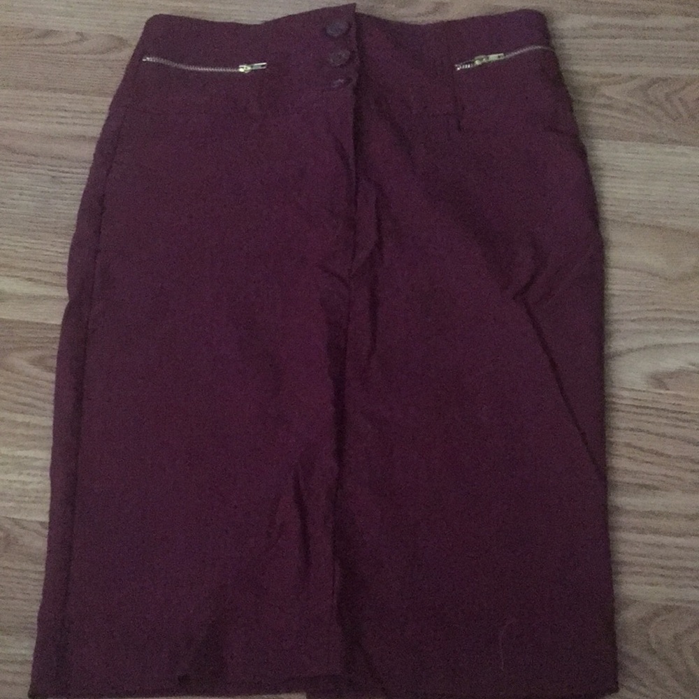 Elegant size S skirt.?